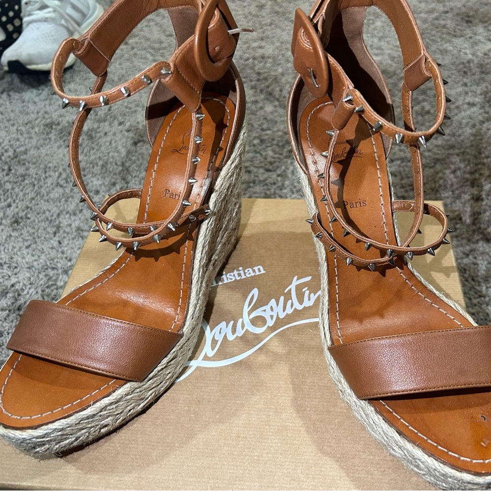 AUTHENTIC Christian Louboutin Chocazeppa Wedges
